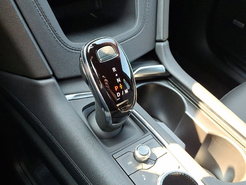 New 2025 Cadillac XT5 Premium Luxury AWD/4WD image 9