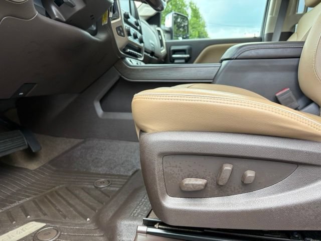 Used 2018 GMC Sierra 2500 Denali w/ Duramax Plus Package AWD/4WD image 29