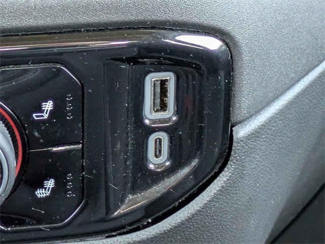 Used 2023 Chevrolet Silverado 1500 LT image 24