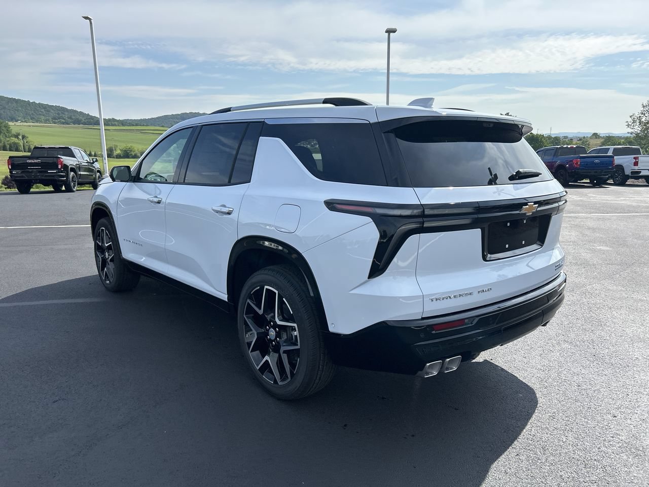 New 2026 Chevrolet Traverse High Country w/ LPO, Floor Liner Package AWD/4WD image 5