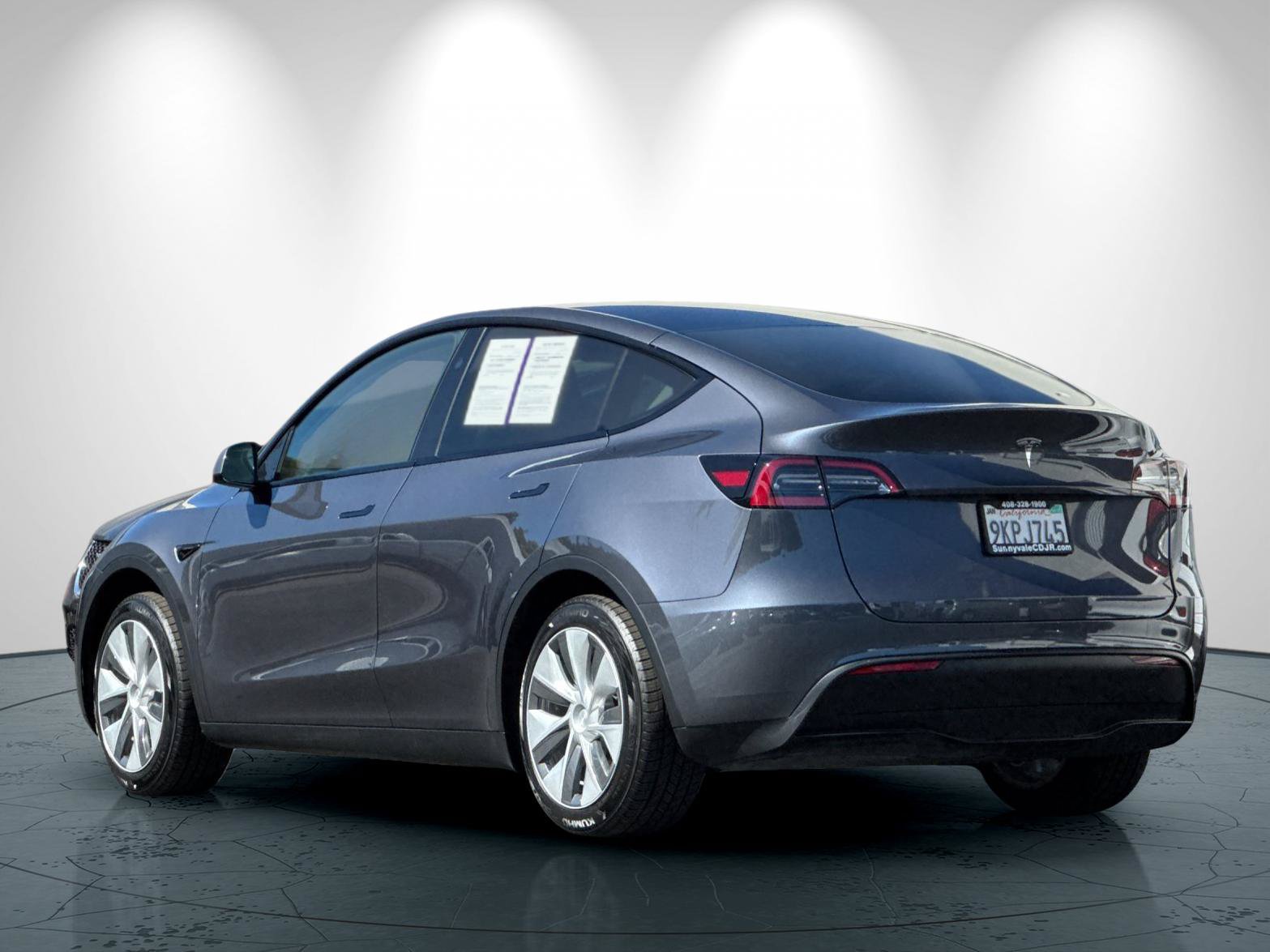 Used 2023 Tesla Model Y 2WD image 6