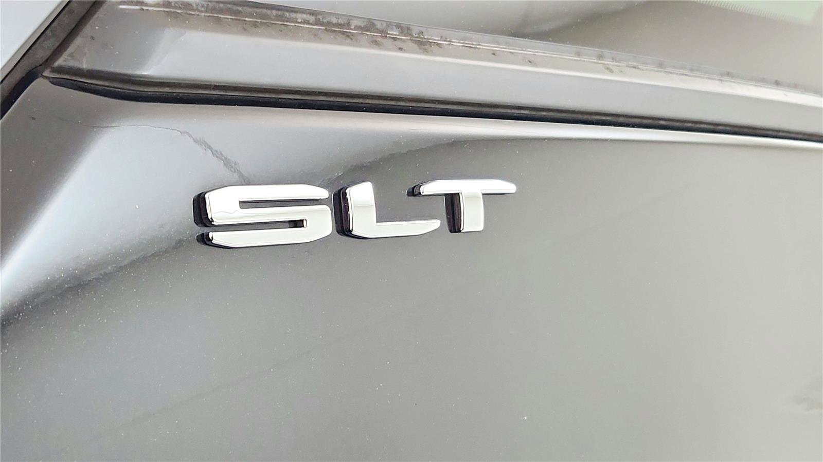 Used 2024 GMC Terrain SLT AWD/4WD image 22