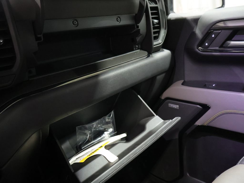 Used 2024 Chevrolet Silverado 1500 ZR2 w/ Technology Package image 33