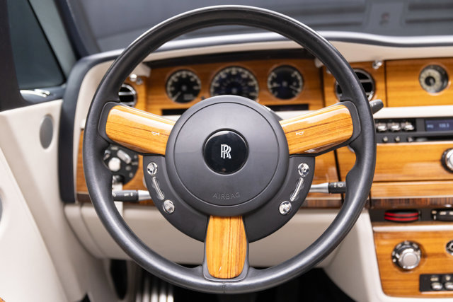 Used 2010 Rolls-Royce Phantom Drophead Coupe image 7