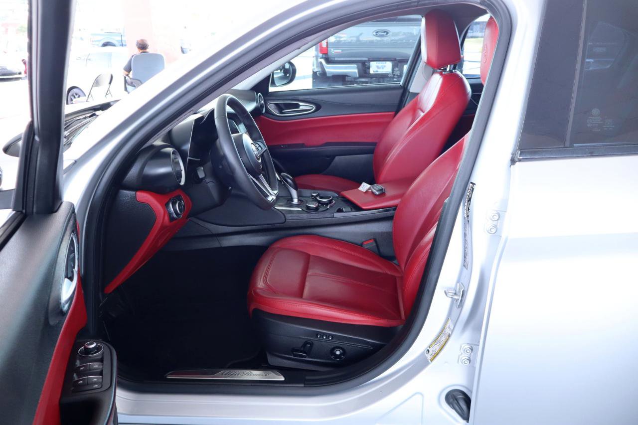 Used 2019 Alfa Romeo Giulia RWD image 15