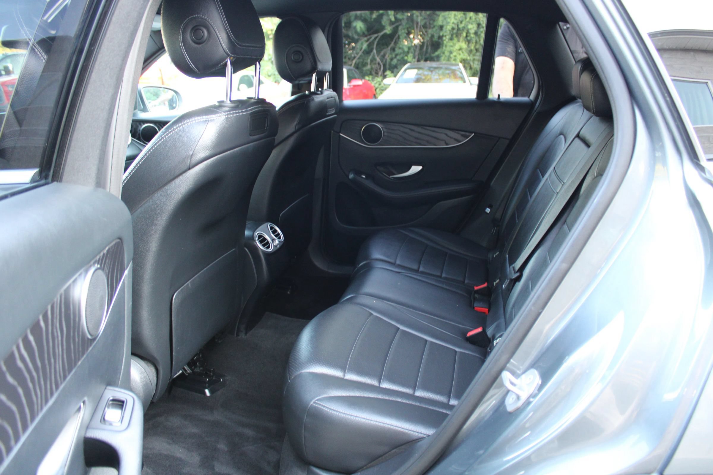 Used 2018 Mercedes-Benz GLC 300 4MATIC image 22