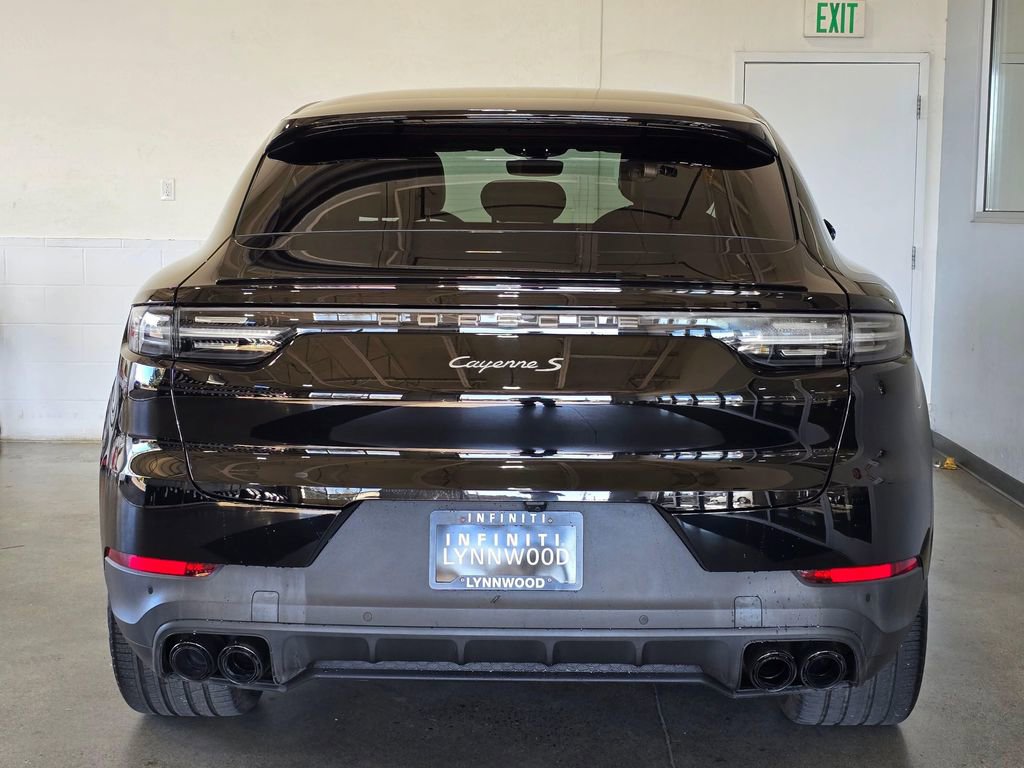 Used 2022 Porsche Cayenne S AWD/4WD image 5