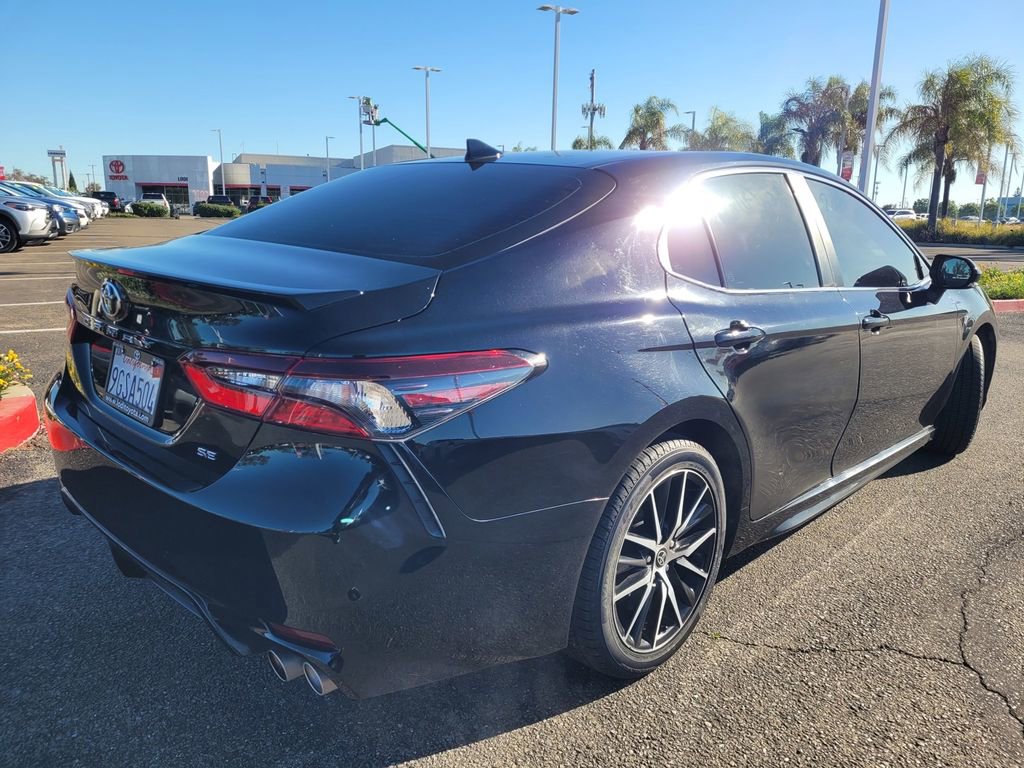 Used 2023 Toyota Camry SE w/ Convenience Package FWD image 4