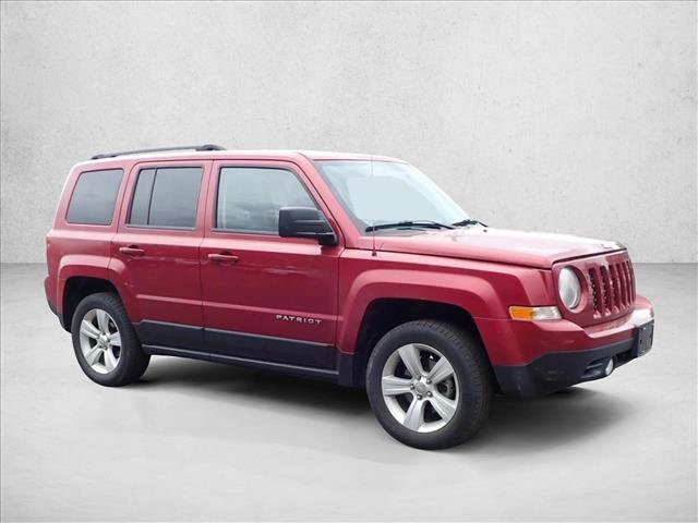 Used 2014 Jeep Patriot Latitude AWD/4WD image 10