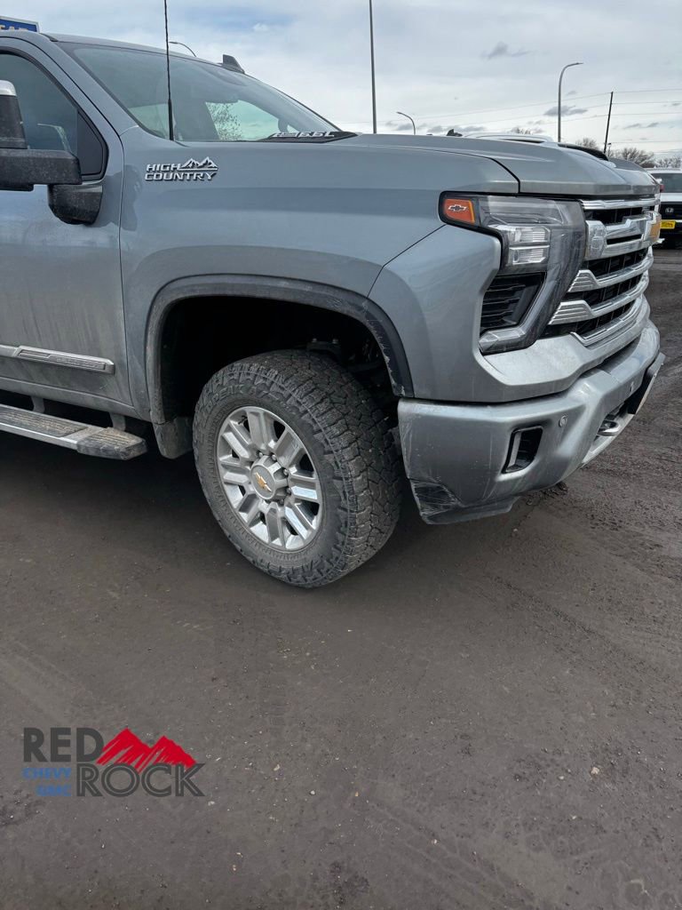 Used 2024 Chevrolet Silverado 2500 High Country image 2