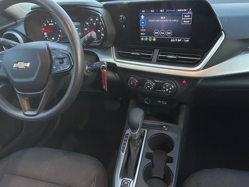 Used 2024 Chevrolet Trax LS FWD image 11