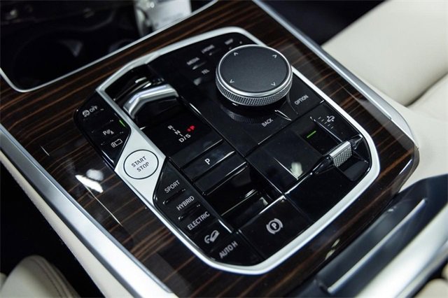 New 2026 BMW X5 xDrive50e w/ Climate Comfort Package image 21
