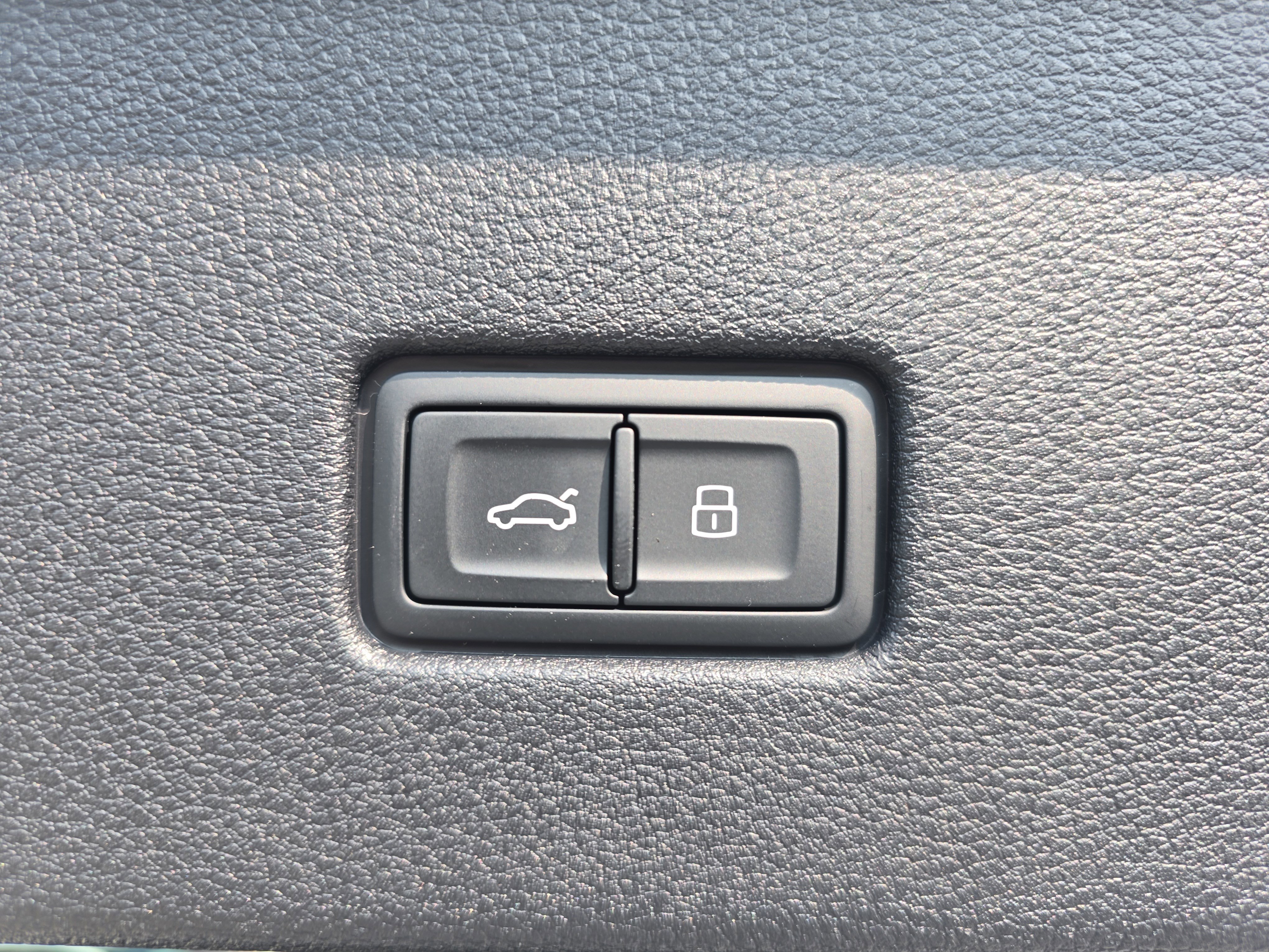New 2025 Audi SQ8 Premium Plus image 13