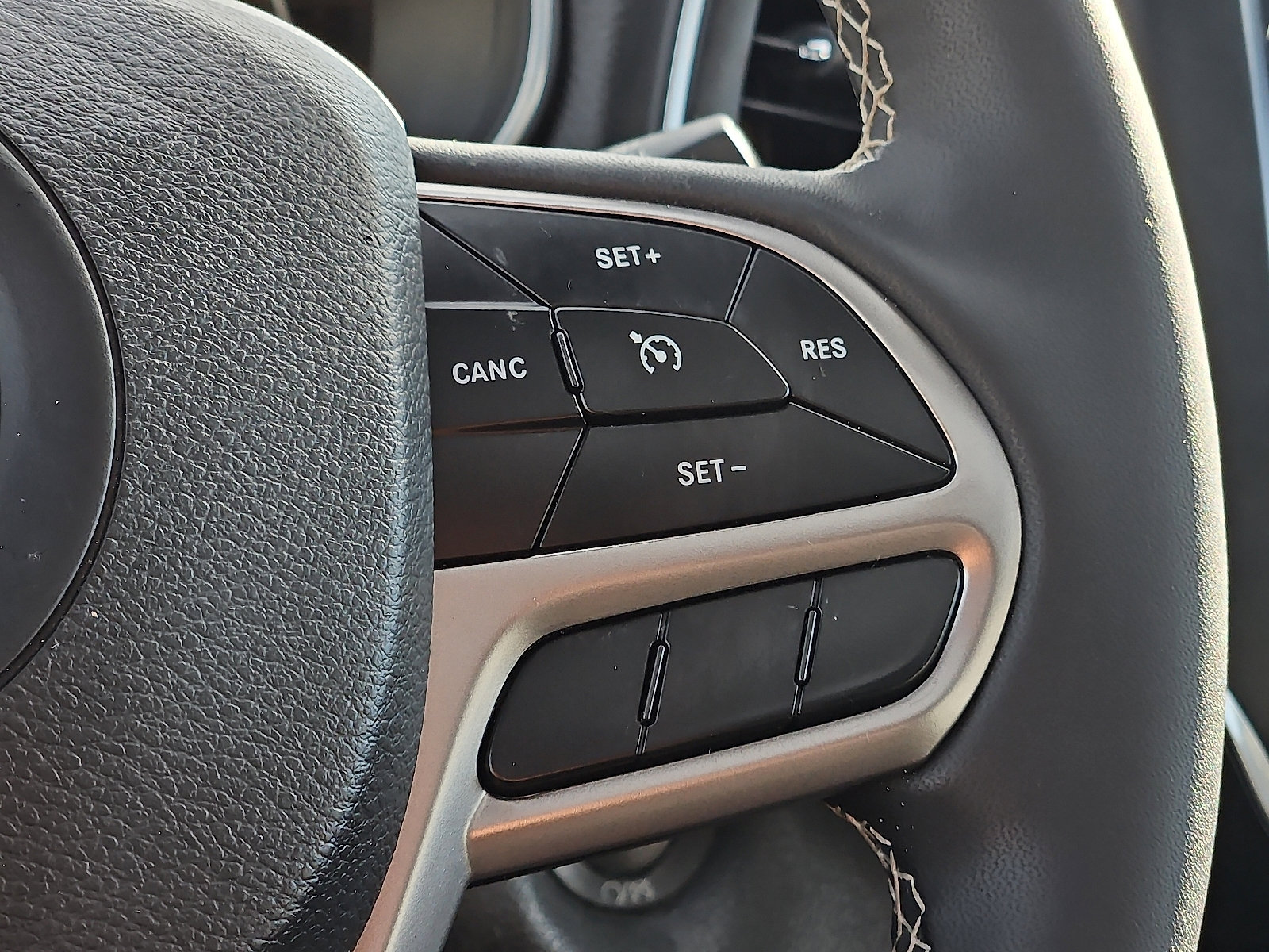 Used 2021 Jeep Cherokee Latitude Lux 80th Anniv w/ Quick Order Package 26U 80TH image 22