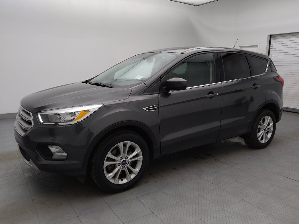 Used 2019 Ford Escape SE image 2