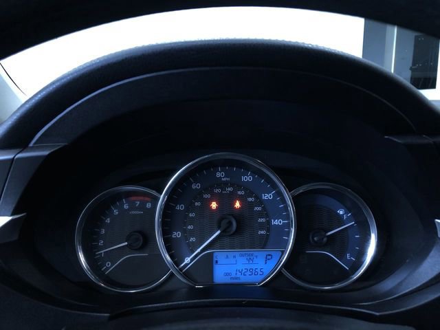 Used 2015 Toyota Corolla LE image 30