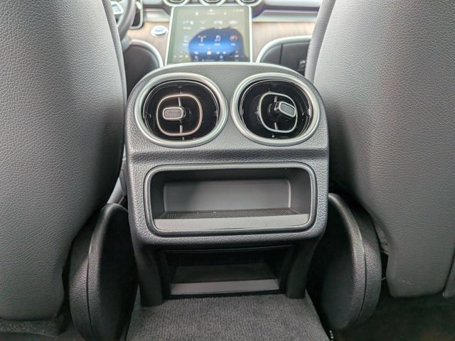 Used 2024 Mercedes-Benz C 300 Sedan image 17