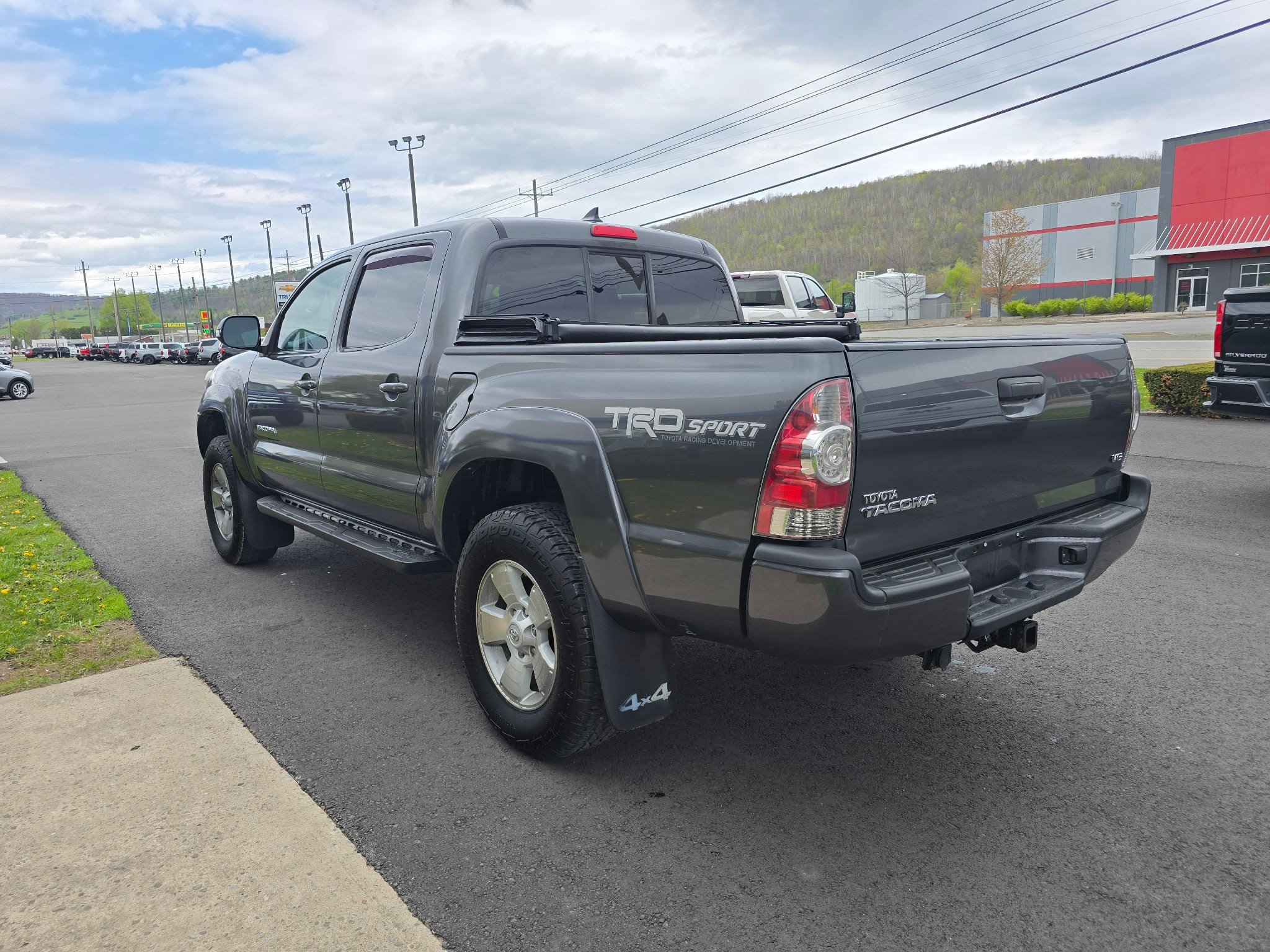 Used 2015 Toyota Tacoma 4x4 Double Cab w/ TRD Sport Package image 6