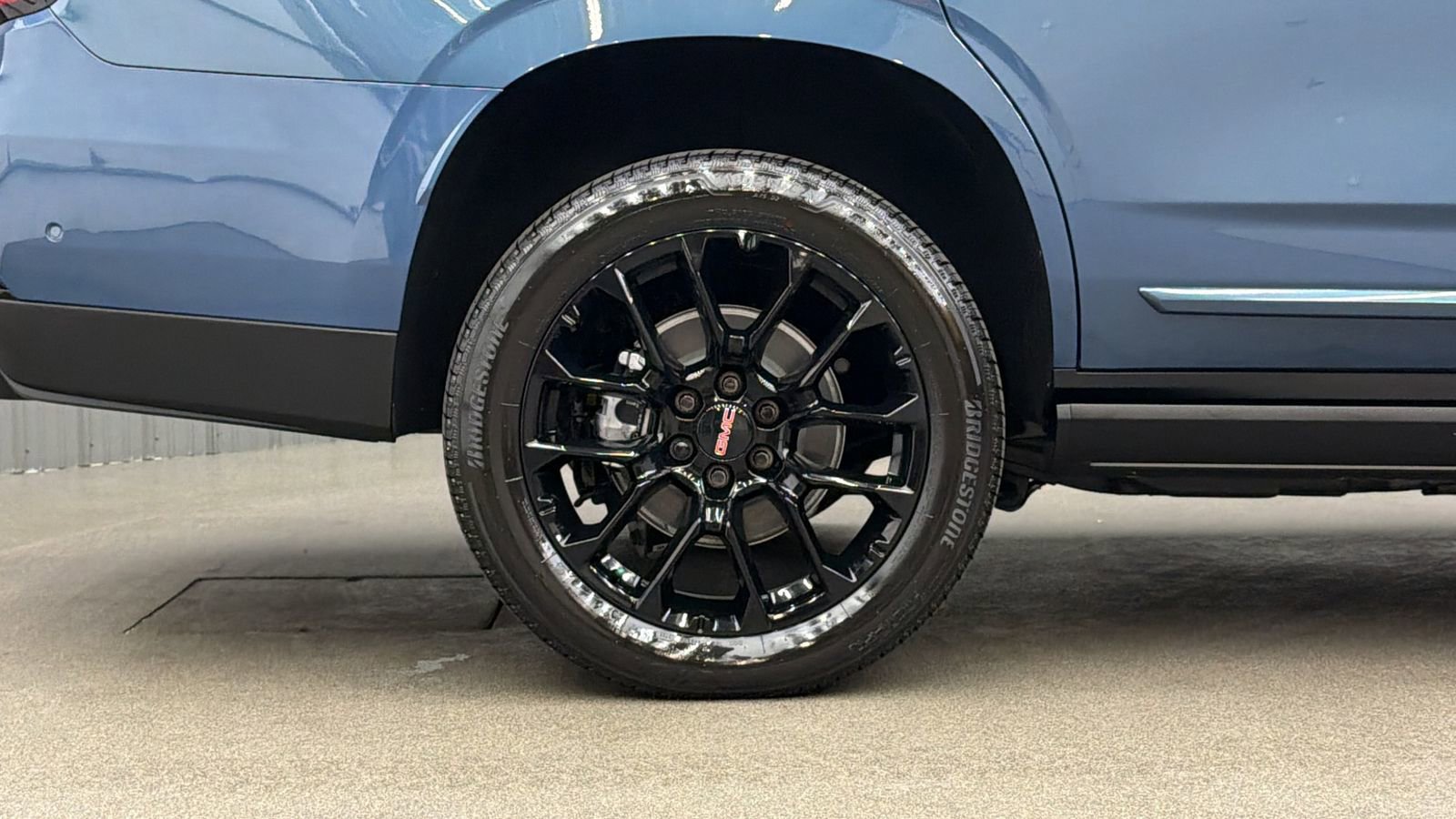 Used 2026 GMC Yukon Denali w/ Sun & Power Step Package AWD/4WD image 12