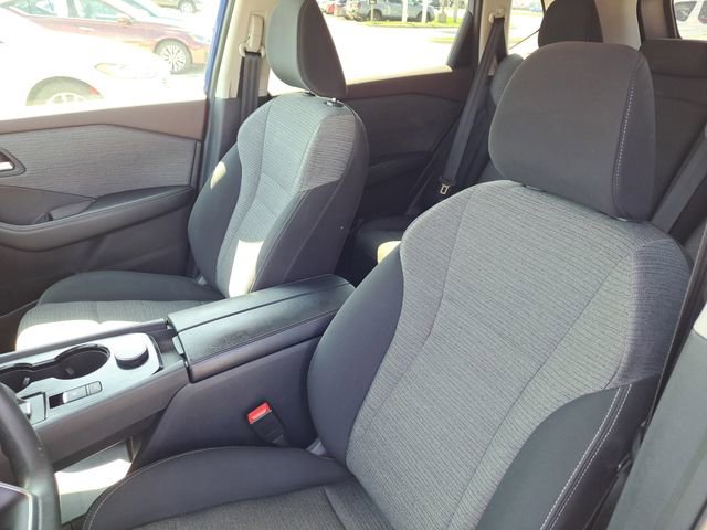 Used 2023 Nissan Rogue SV image 5