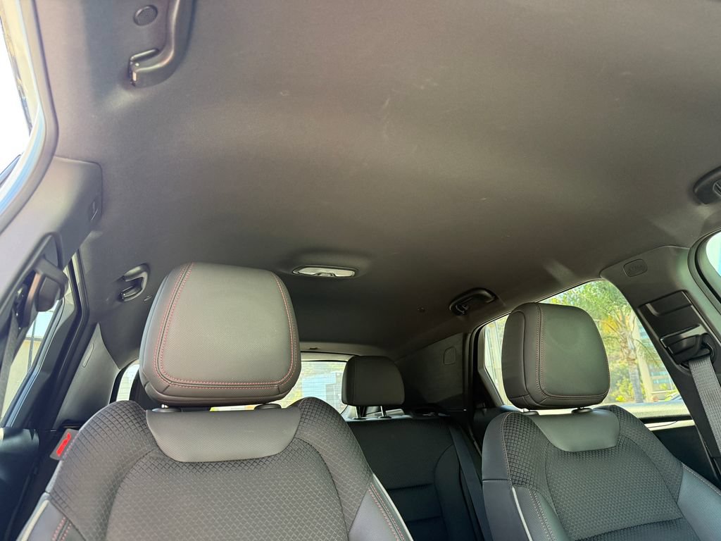 Used 2023 Chevrolet TrailBlazer RS w/ Convenience Package AWD/4WD image 17