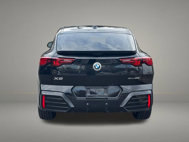 Used 2025 BMW X2 xDrive28i w/ M Sport Package image 4