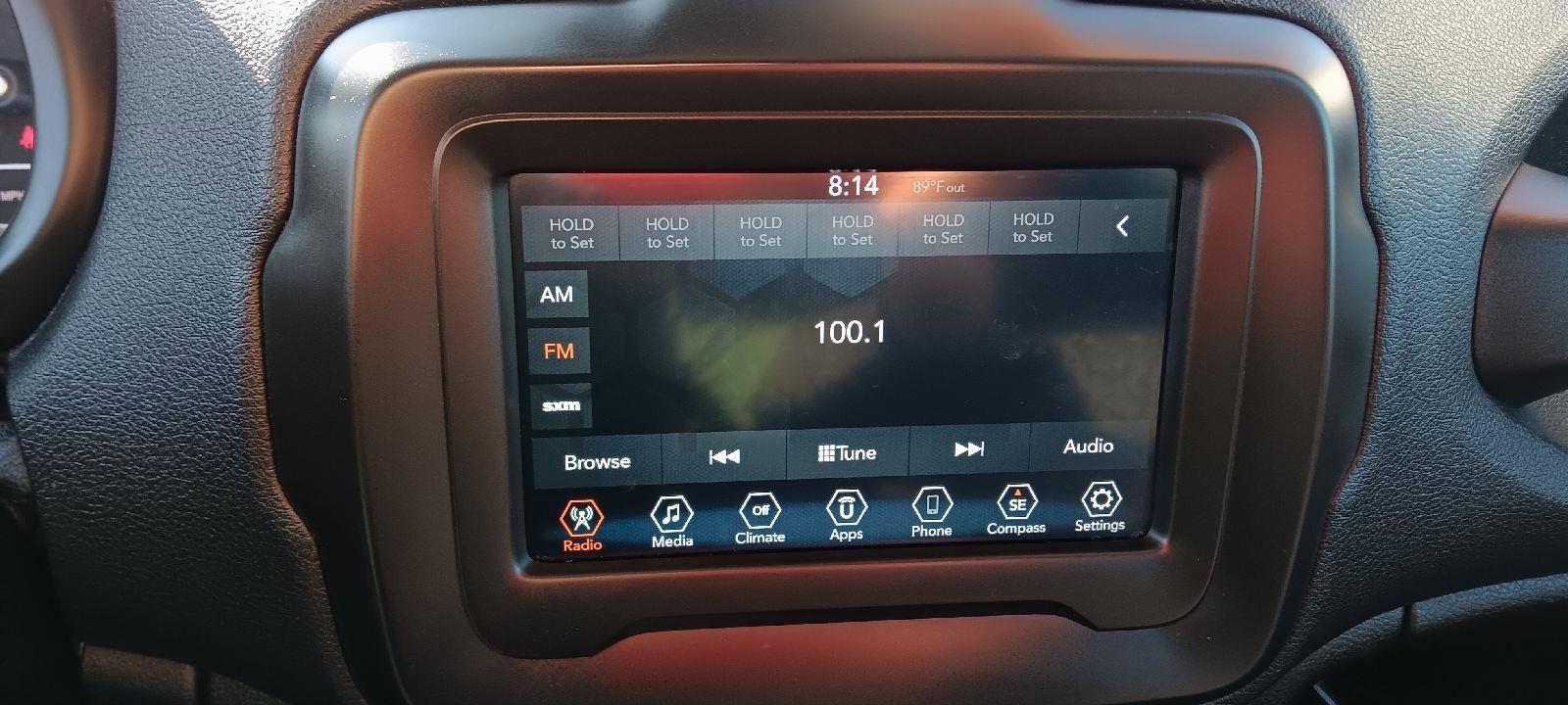 Used 2018 Jeep Renegade Latitude image 18