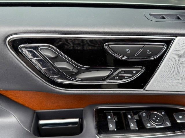 Used 2024 Lincoln Navigator Black Label image 16