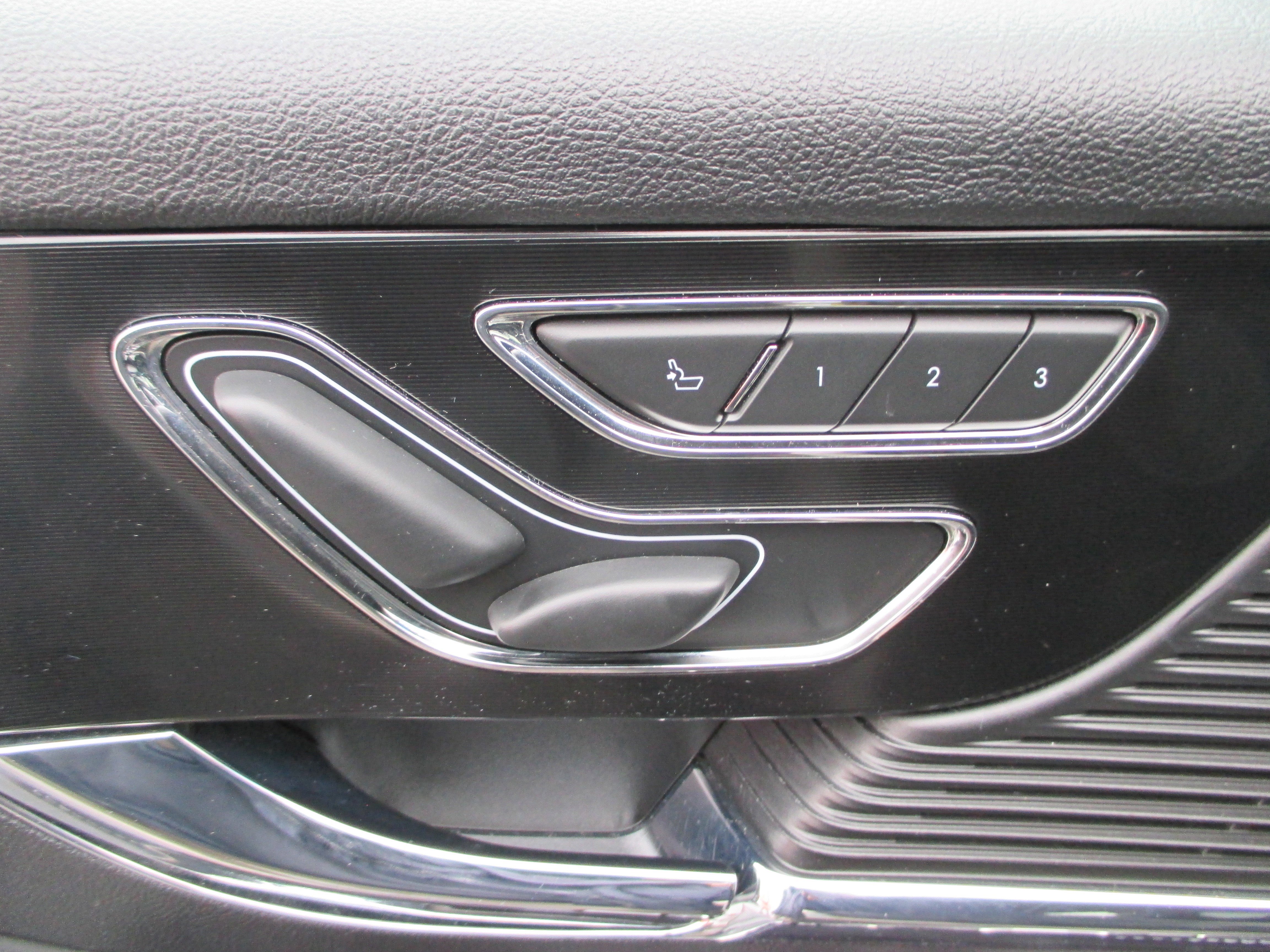 Used 2021 Lincoln Corsair AWD image 15