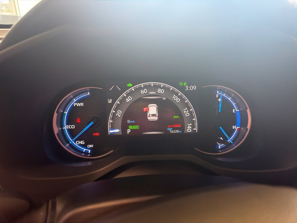 Used 2024 Toyota RAV4 XLE Premium AWD/4WD image 3