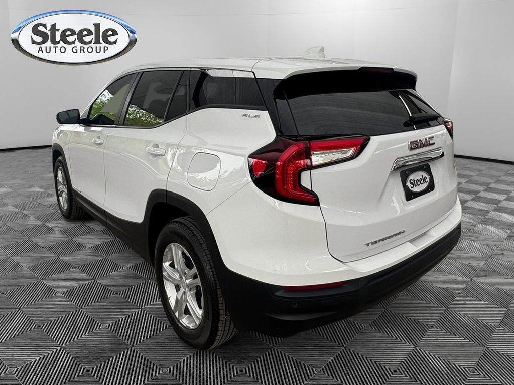 Used 2023 GMC Terrain SLE FWD image 3
