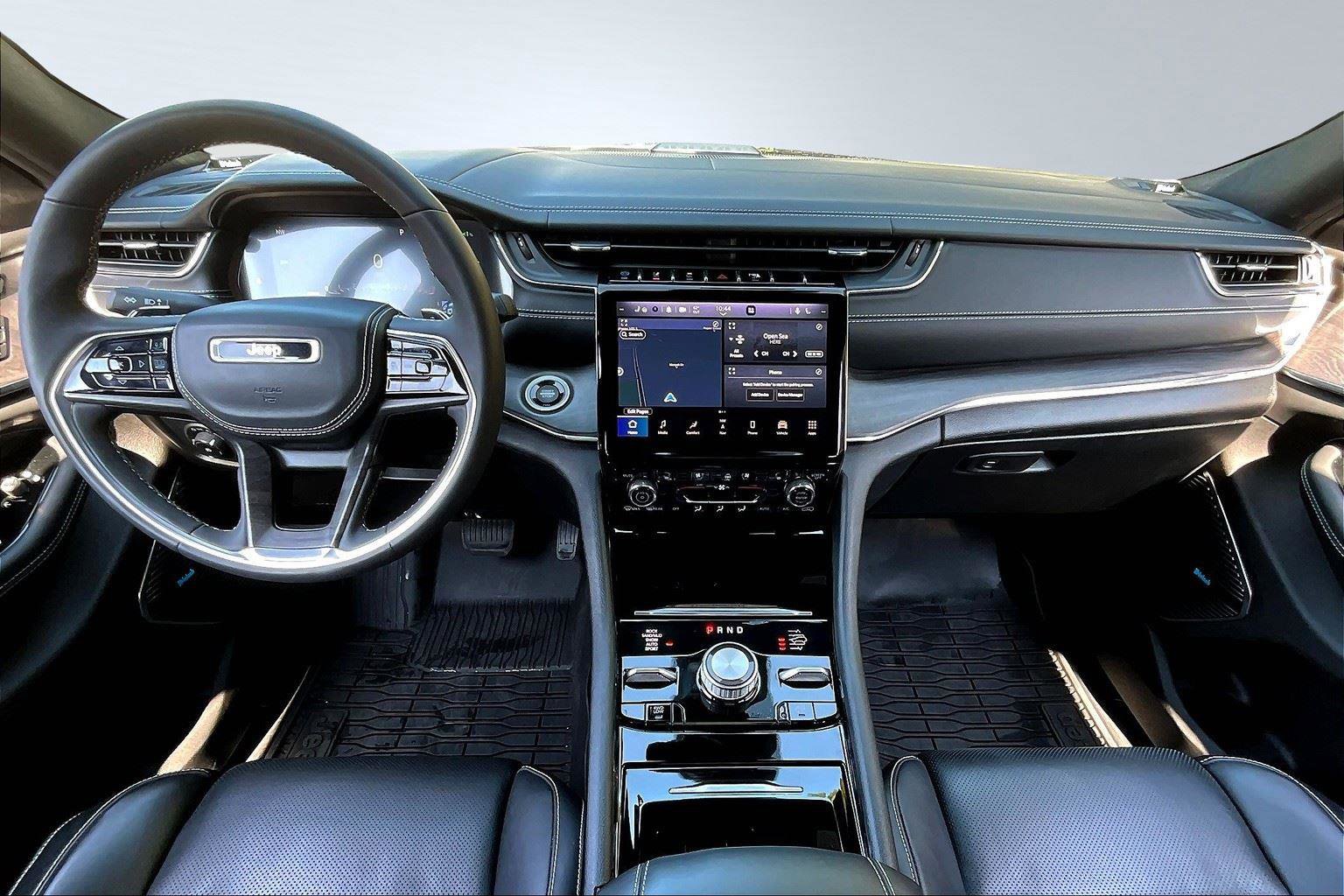 Used 2024 Jeep Grand Cherokee Overland w/ Luxury Tech Group IV image 17