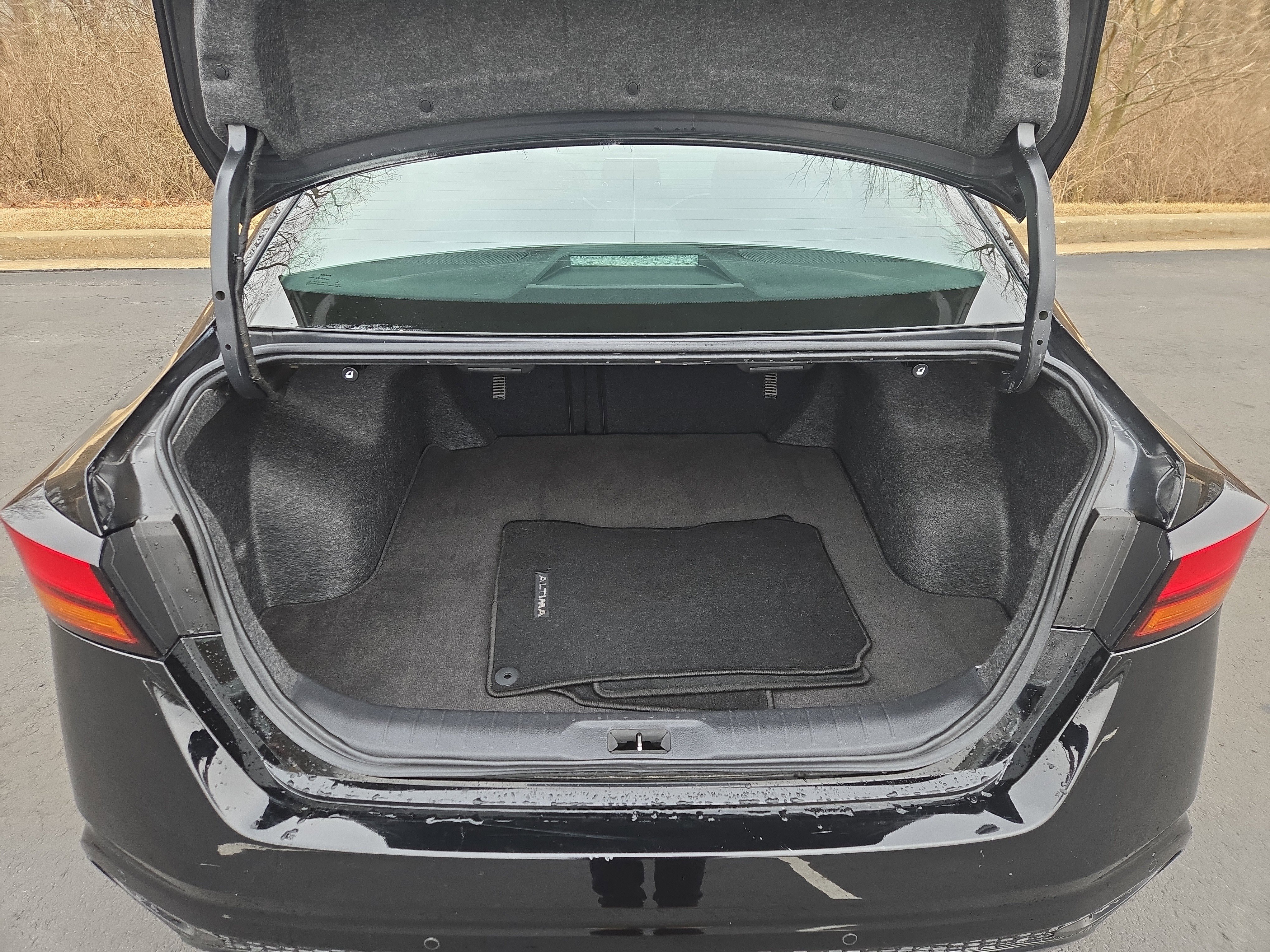 Used 2024 Nissan Altima 2.5 SV image 9