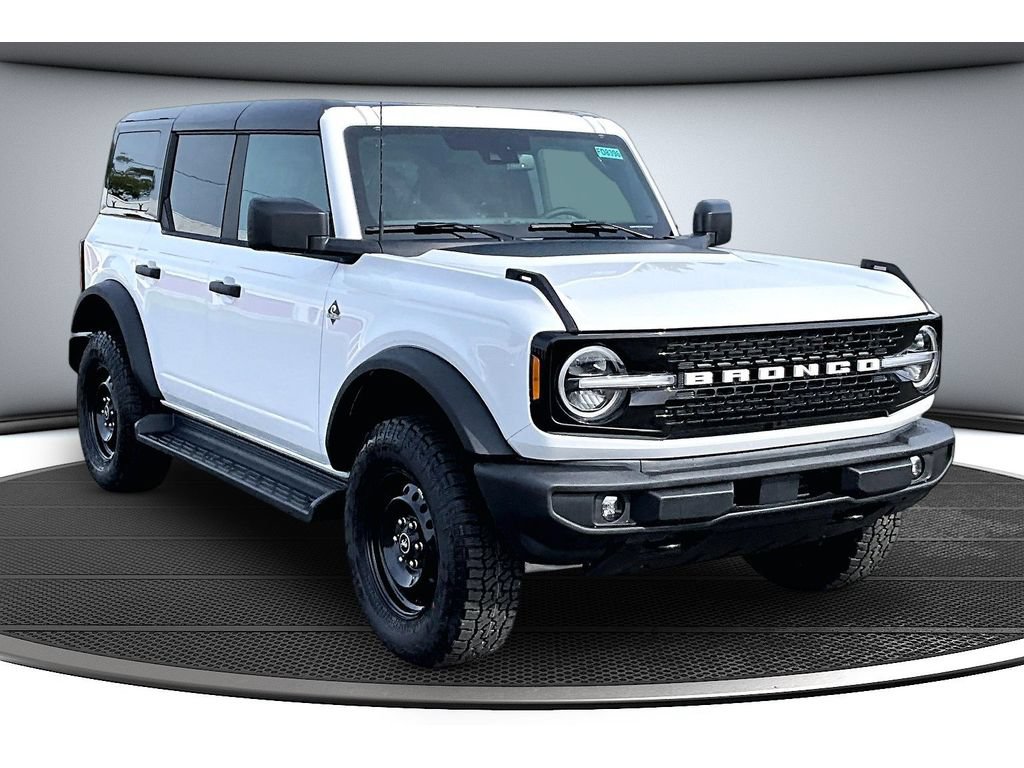 New 2026 Ford Bronco Outer Banks w/ Black Appearance Package AWD/4WD image 2