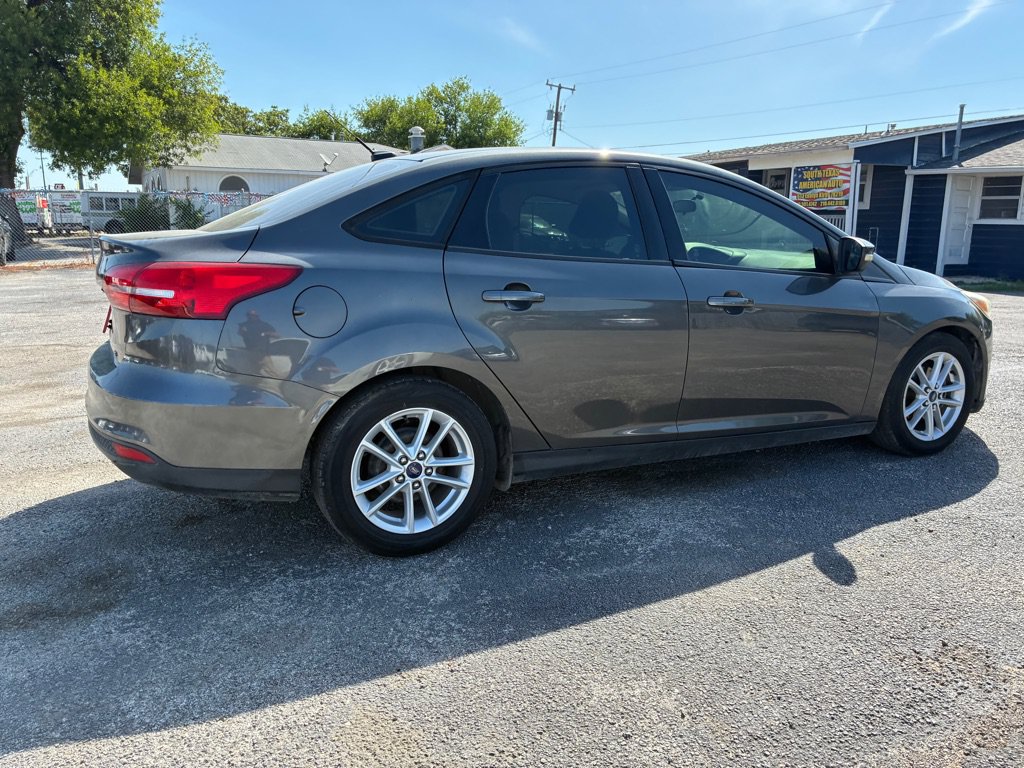 Used 2016 Ford Focus SE FWD image 6
