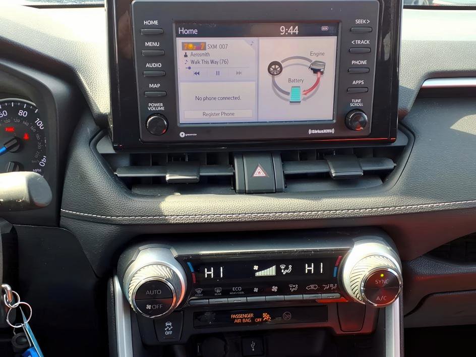 Certified 2021 Toyota RAV4 LE image 17