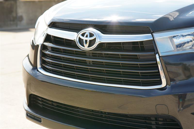 Used 2015 Toyota Highlander XLE FWD image 25