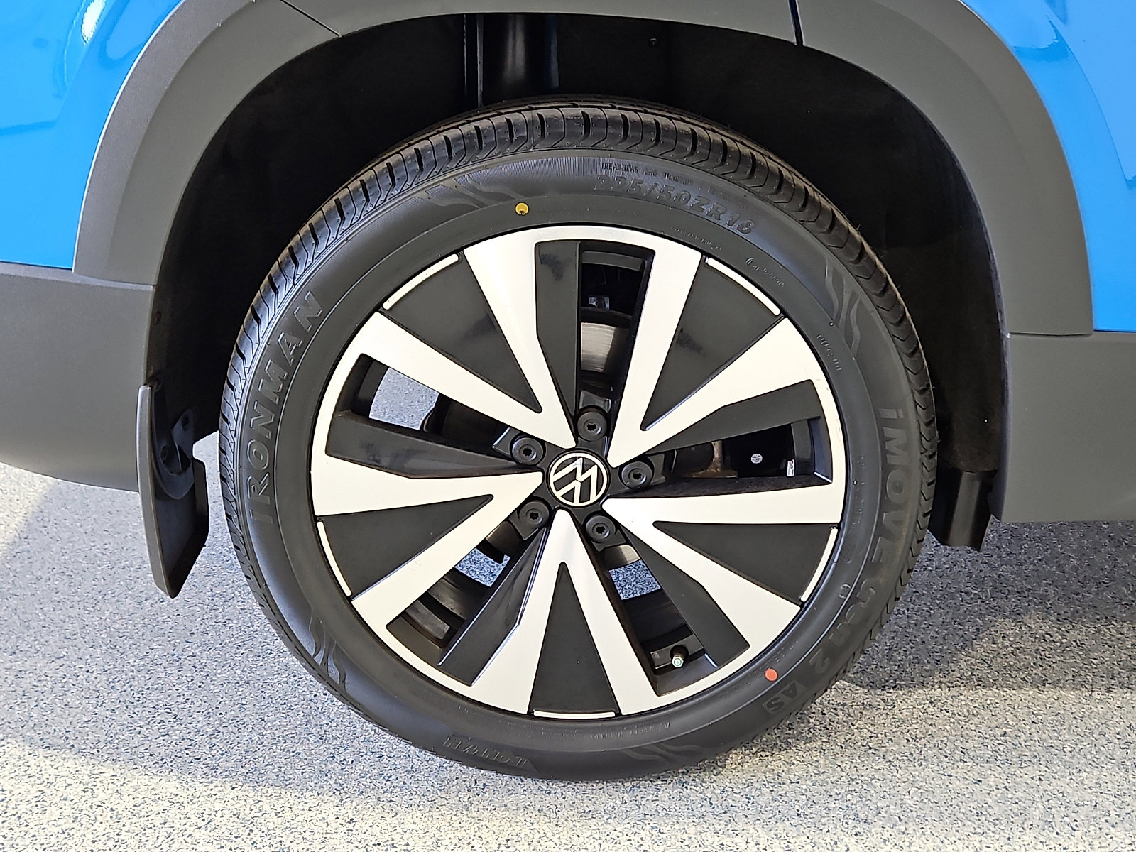 Used 2022 Volkswagen Taos SE image 5