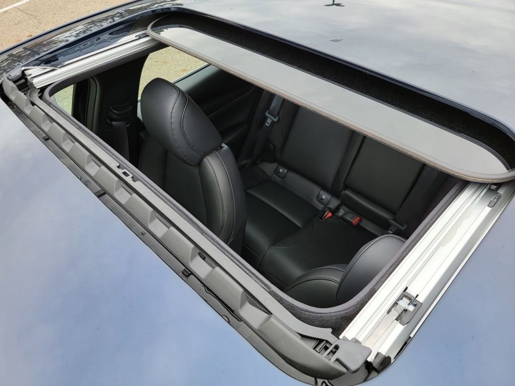 Used 2023 MAZDA MAZDA3 s image 2