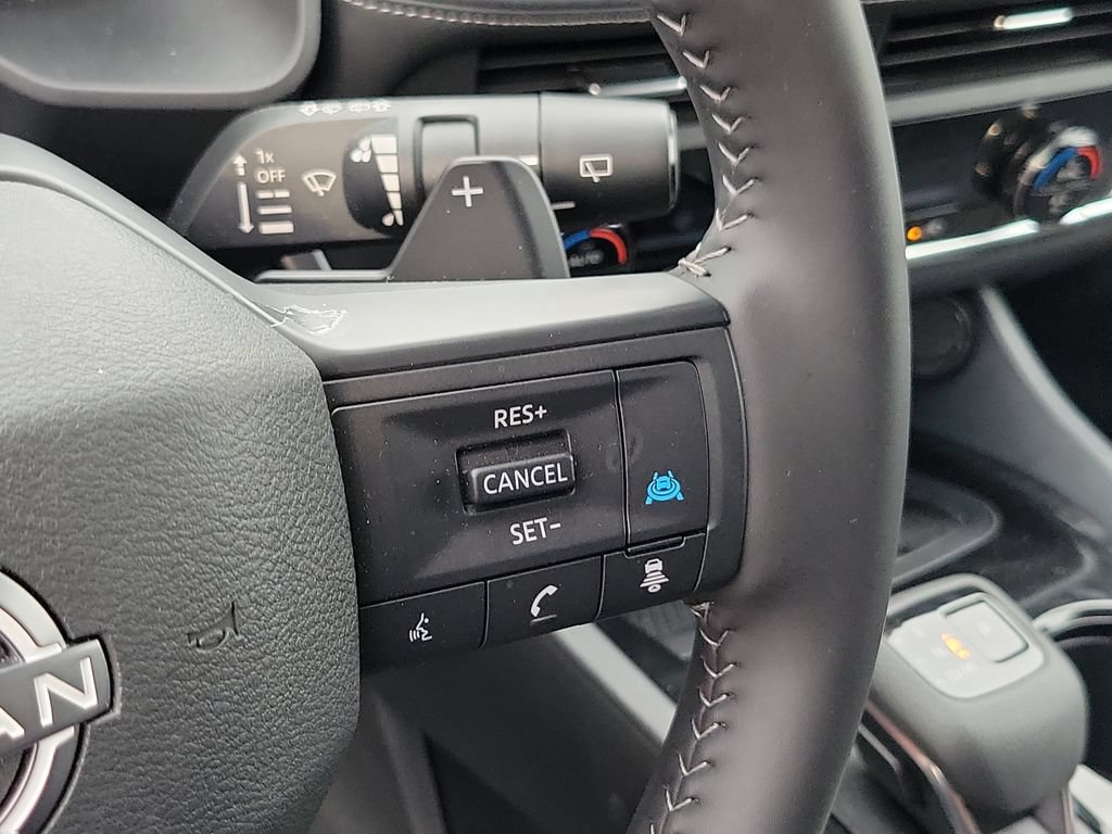Used 2025 Nissan Rogue SV FWD image 22