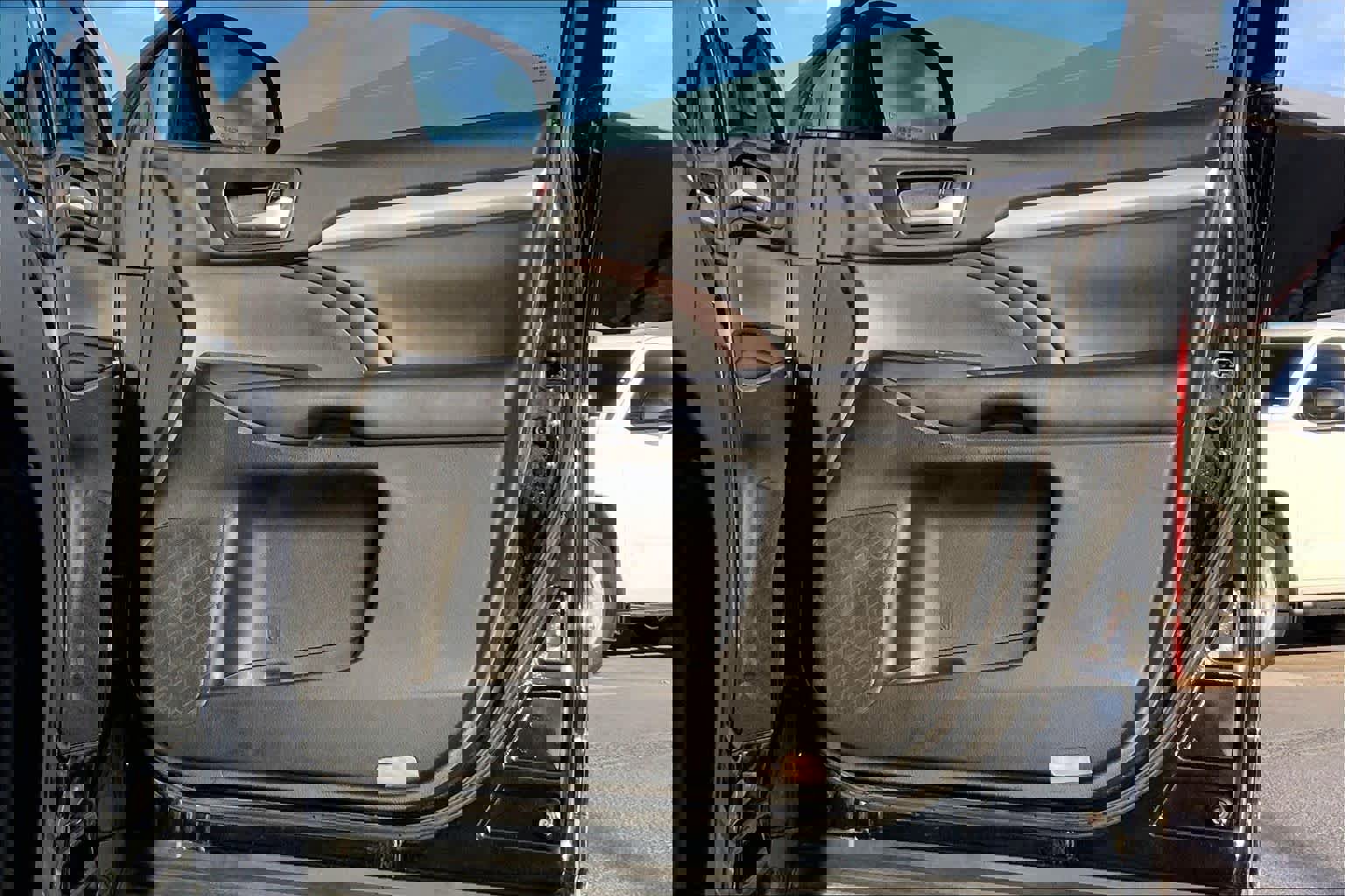 Used 2019 Toyota Highlander XLE image 23