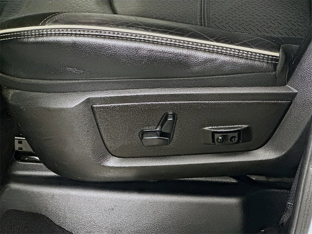 Used 2020 RAM 3500 Laramie w/ Night Edition image 23