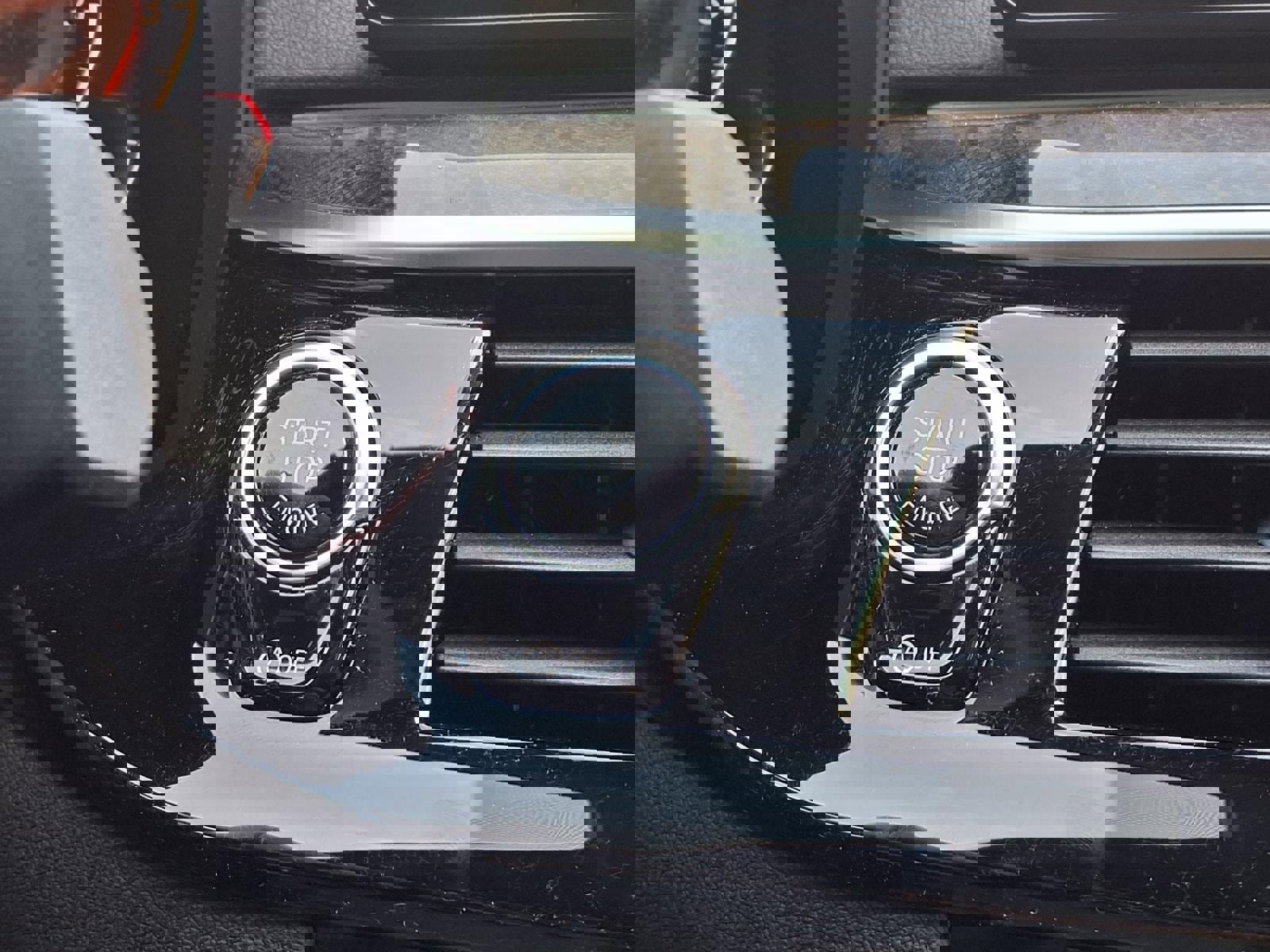 Used 2023 BMW 530i w/ Convenience Package image 16