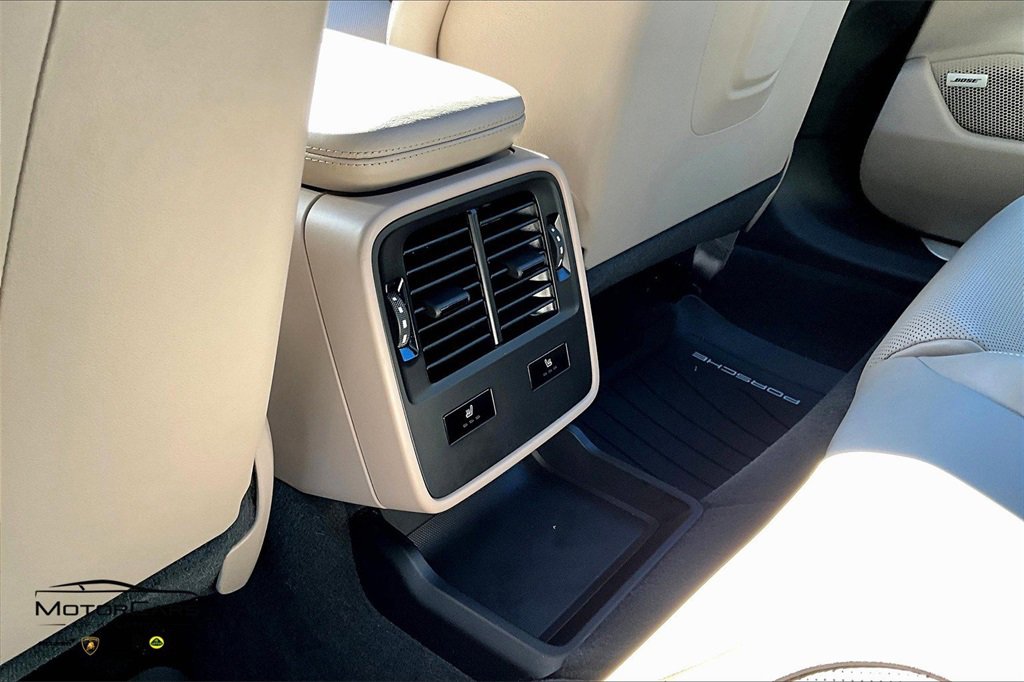 Used 2021 Porsche Taycan 4S image 30