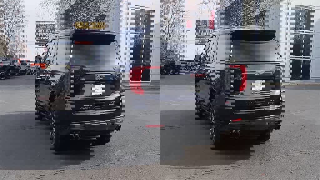 Used 2023 GMC Yukon AT4 image 7