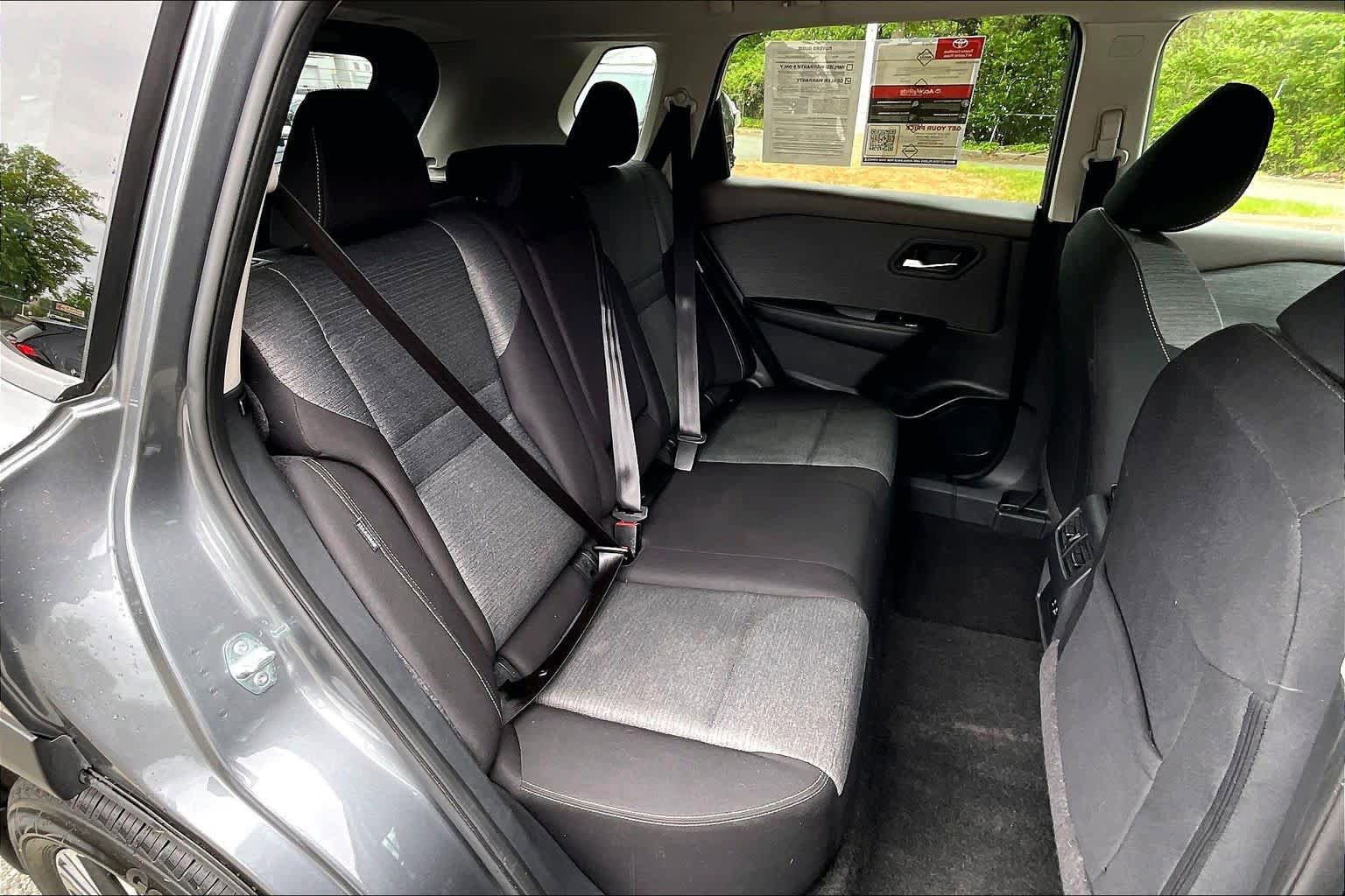 Used 2023 Nissan Rogue SV AWD/4WD image 21