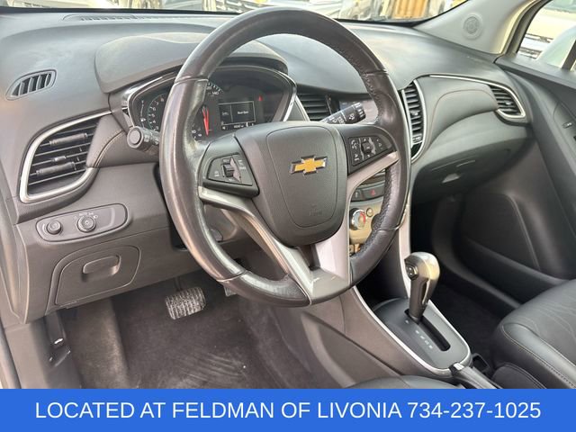 Used 2022 Chevrolet Trax LT w/ LT Convenience Package image 10