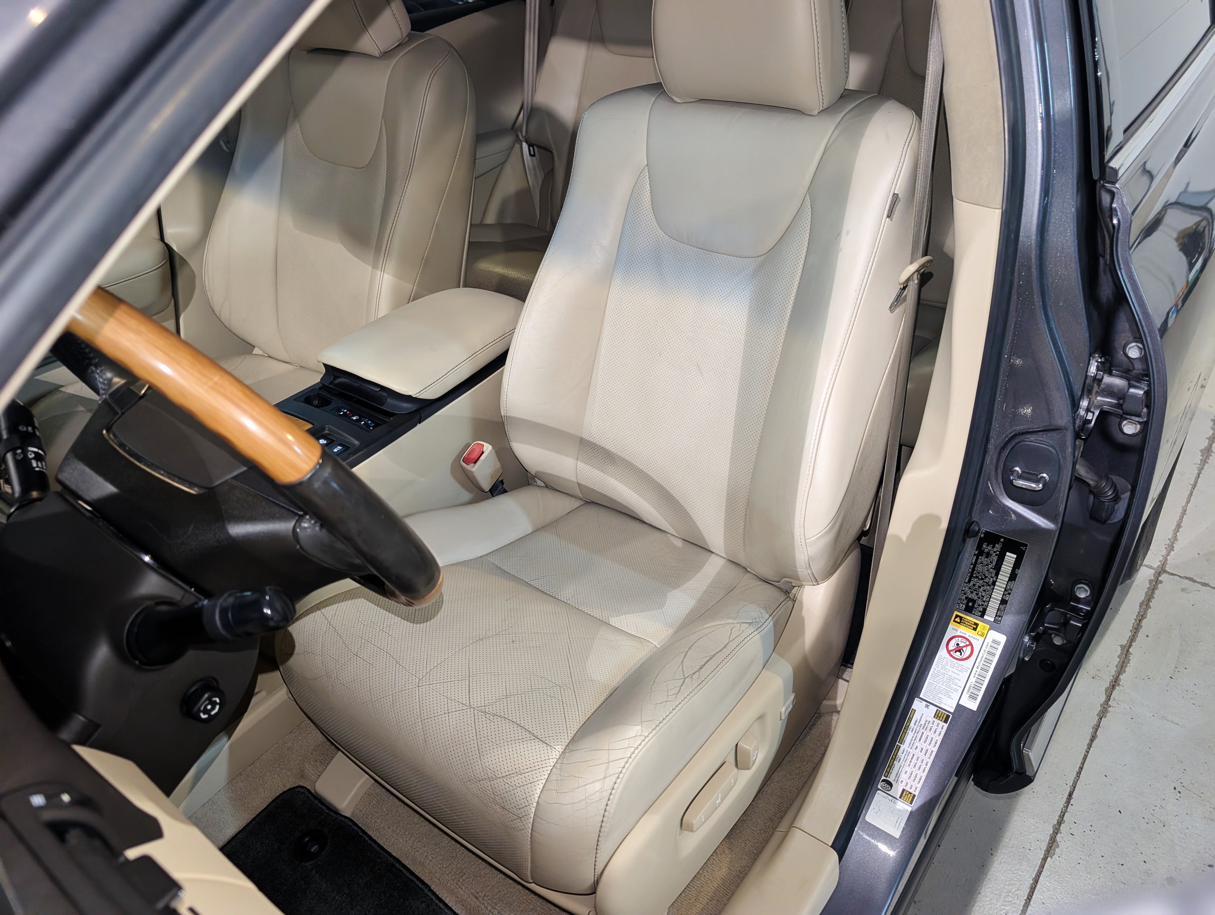 Used 2015 Lexus RX 450h AWD image 17