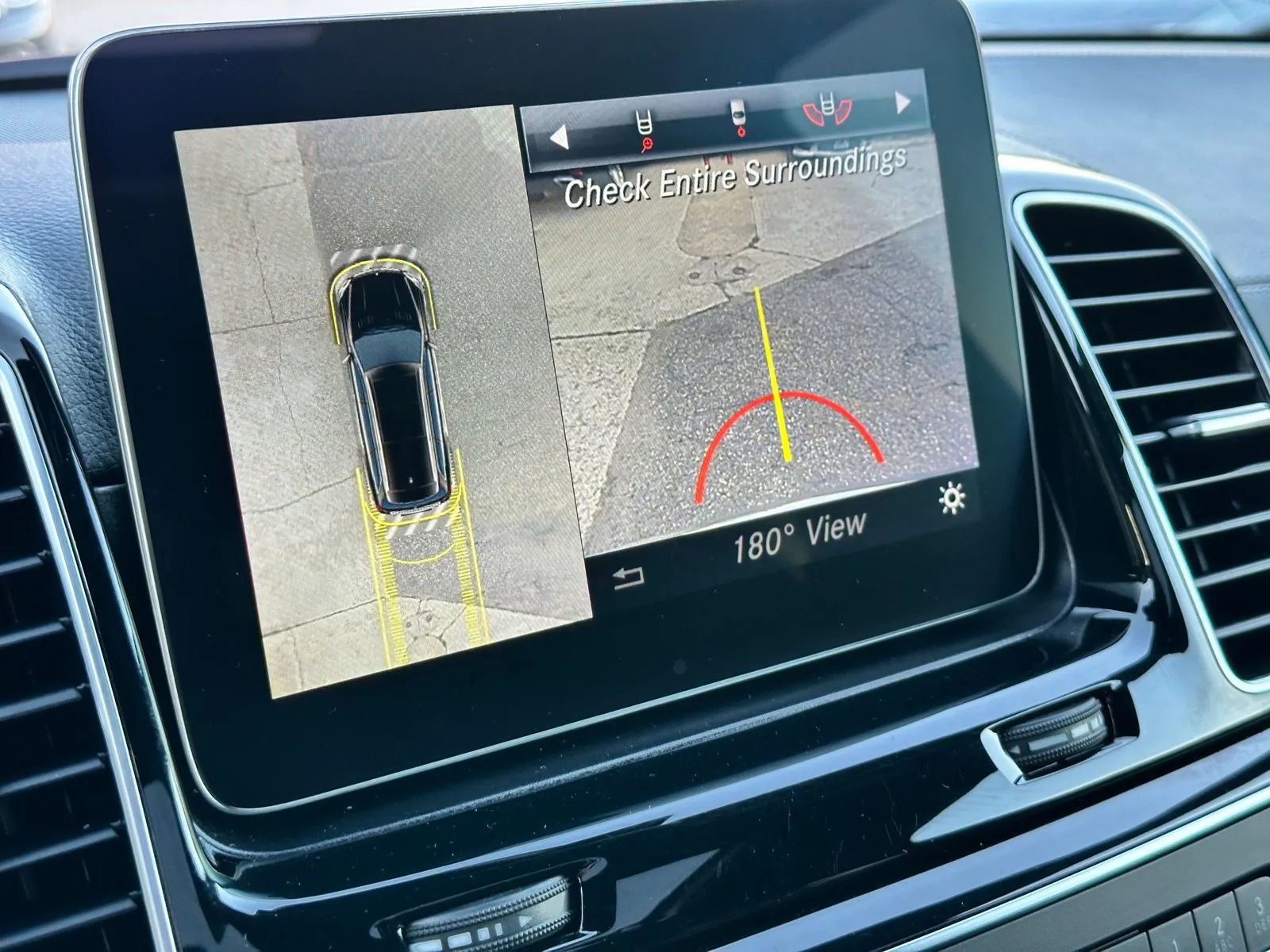 Used 2019 Mercedes-Benz GLS 550 4MATIC w/ Driver Assistance Package image 31