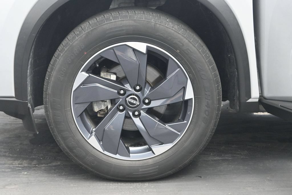 Used 2024 Nissan Rogue SV FWD image 28
